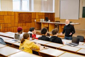 Affordable MBA program in the Netherlands for international students in a modern business school classroom